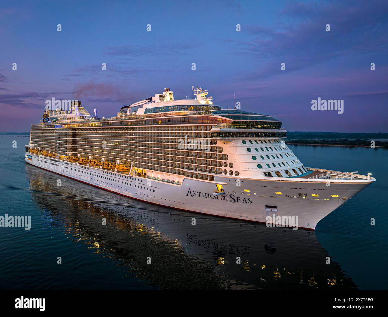 Southampton, Großbritannien - 12. Mai 2024 Royal Caribbean Cruise Ship Anthem of the Seas kommt im Hafen an Stockfoto