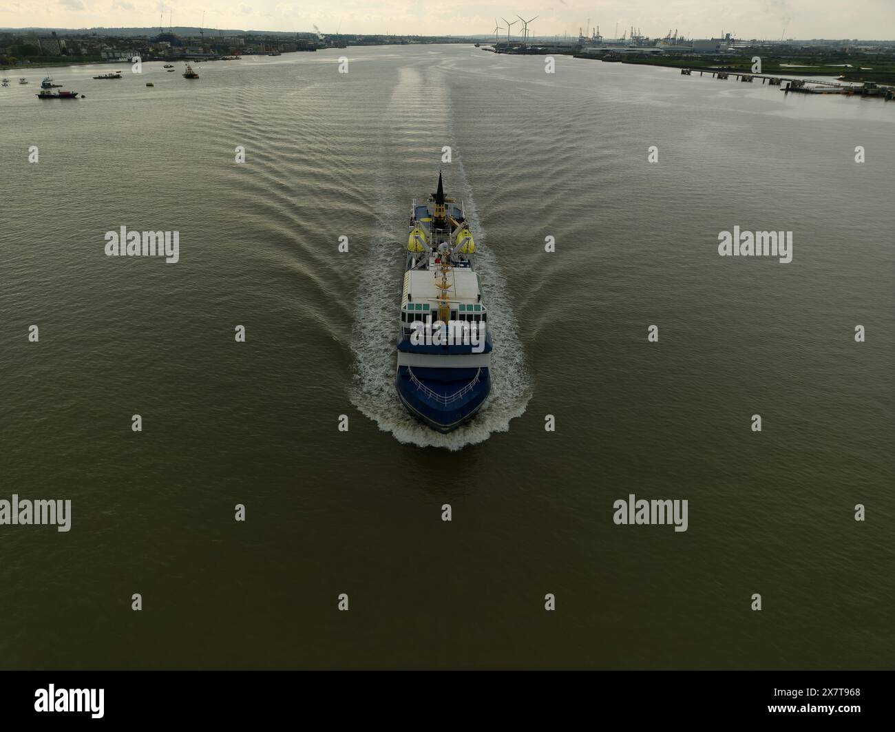 Ocean Nova Kreuzfahrtschiff, das die Themse in Gravesend, Kent, Großbritannien, besucht, 23. April 2023. Stockfoto