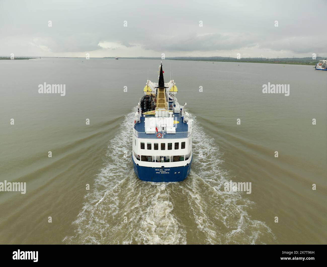 Ocean Nova Kreuzfahrtschiff, das die Themse in Gravesend, Kent, Großbritannien, besucht, 23. April 2023. Stockfoto