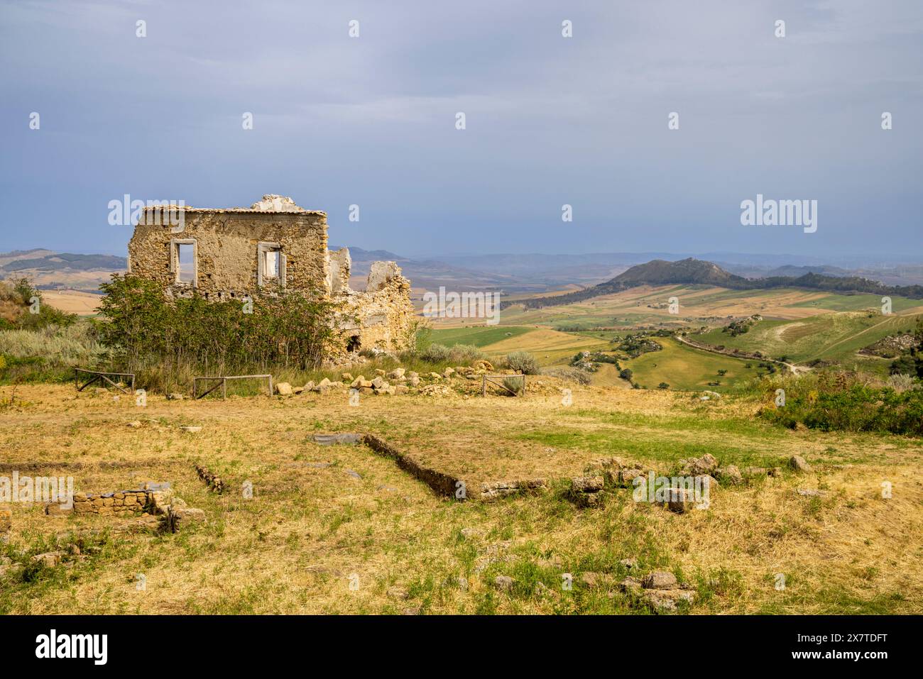 Die Landschaft der antiken griechischen Siedlung Morgantina, Sizilien Stockfoto