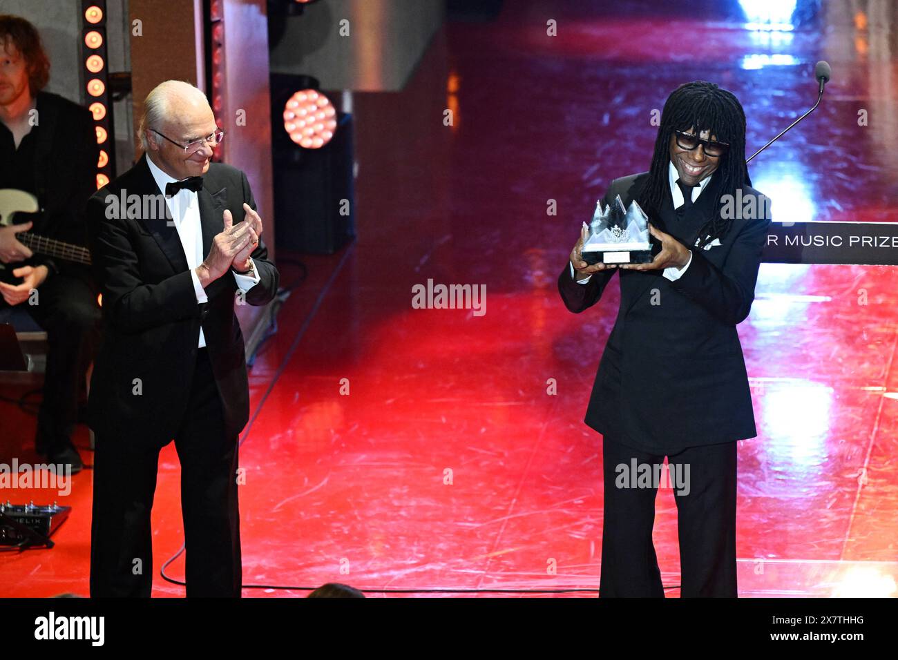 Stockholm, Schweden. Mai 2024. König Carl XVI Gustaf überreicht den Polar Music Prize 2024 an Nile Rodgers im Grand Hotel in Stockholm, Schweden am 21. Mai 2024.Foto: Jessica Gow/TT/Code 10070 Credit: TT News Agency/Alamy Live News Stockfoto