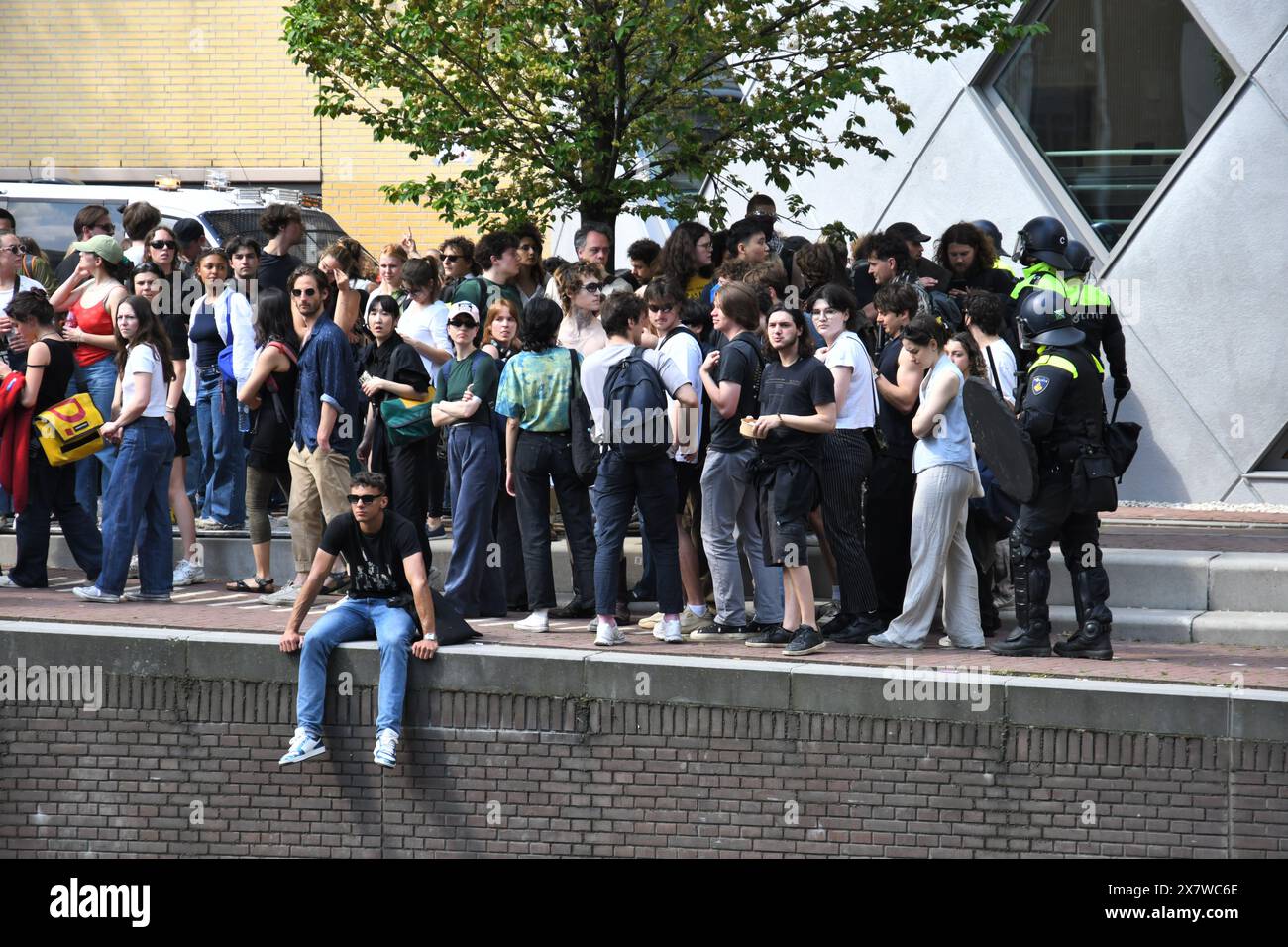 Amsterdam, Niederlande, 13. Mai 2024.Proteste für palästina an der UVA-Universität Amsterdam werden fortgesetzt. Die Polizei hat den Campus geräumt Stockfoto