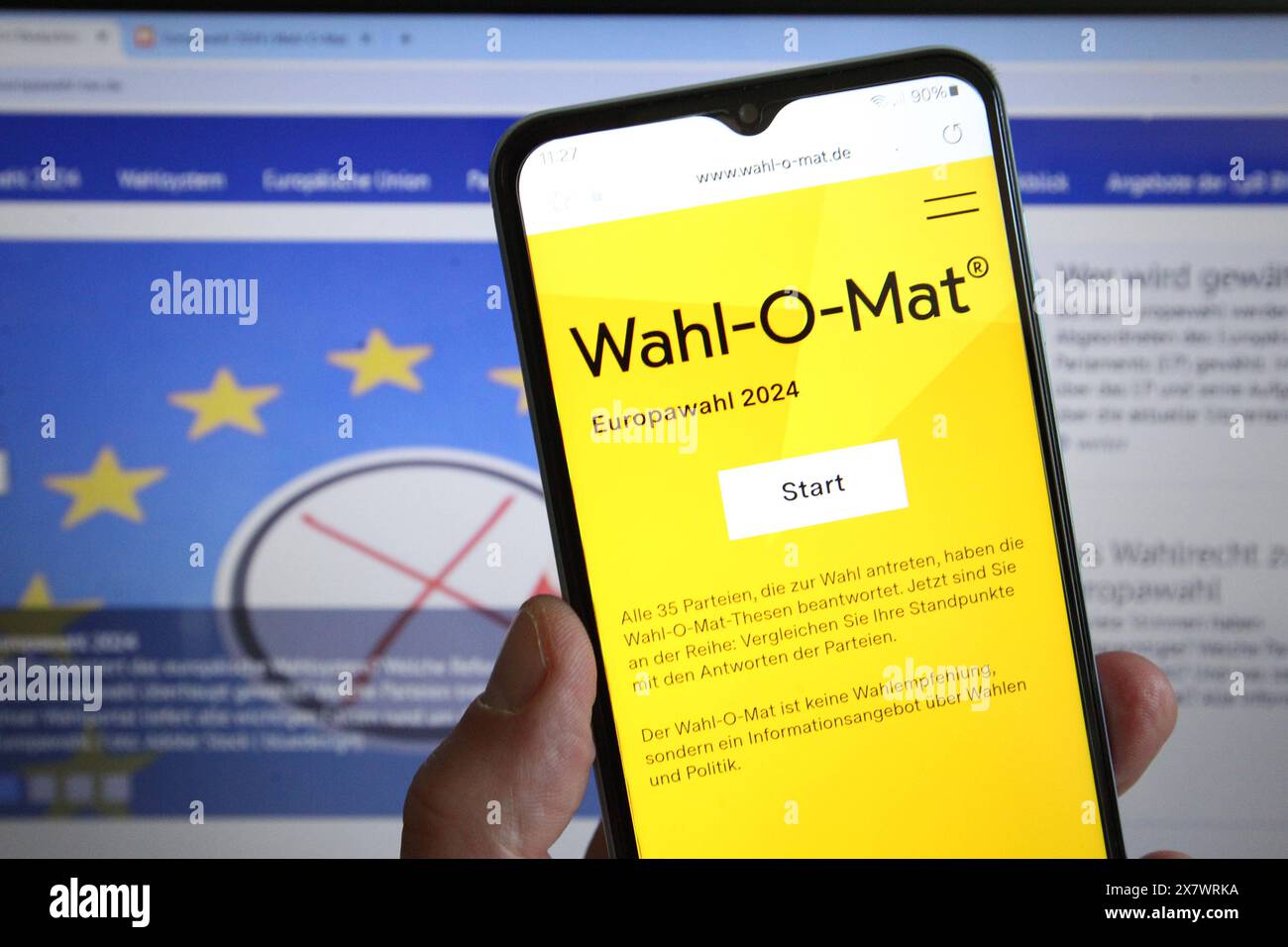 Auf einem Smartphone ist die Wahlentscheidungshilfe Wahl-O-Mat aufgerufen worden. Symbolbild/Symbolfoto Wahl-O-Mat. Schnelsen Hamburg *** die Wahlhilfe Wahl O Mat wurde auf einem Smartphone aufgerufen Symbolbild Symbolbild Wahl O Mat Schnelsen Hamburg Stockfoto