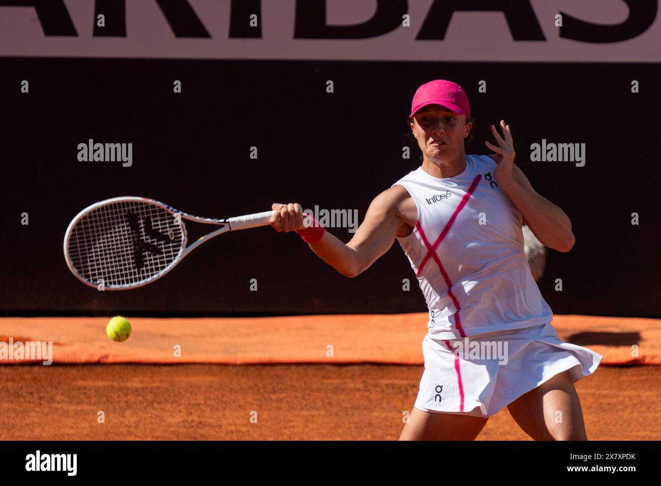 IgA Swiatek aus Polen im Halbfinale am 11. Tag des Internazionali BNL D'Italia 2024 im Foro Italico in Rom. IgA Swiatek gewann gegen Coco Gauff mit 6:4, 6-3 Stockfoto