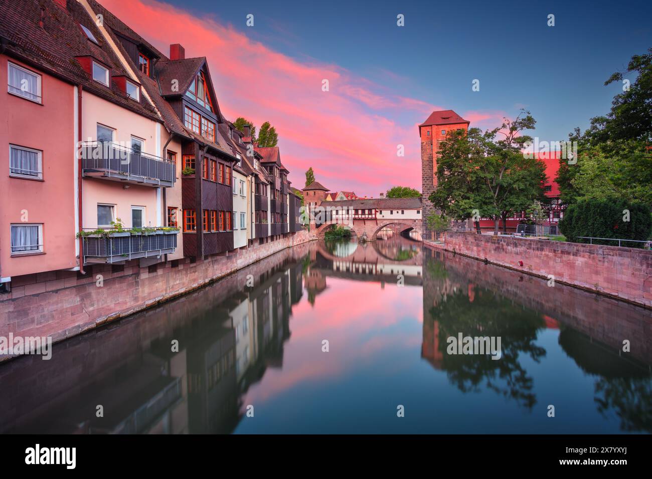 Nürnberg, Deutschland. Stadtbild der Altstadt Nürnberg, Bayern, Deutschland bei Sonnenaufgang im Frühling. Stockfoto