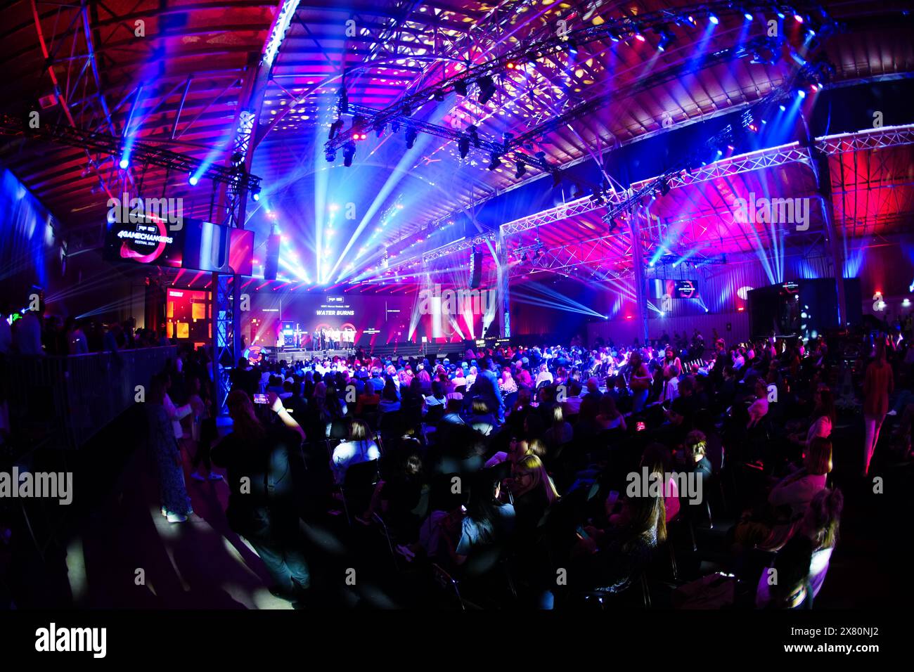 Blick auf die Global Stage am Donnerstag, 16. Mai 2024, im Rahmen des 4GAMECHANGERS Festivals 2024 in Wien, Österreich. - 20240516 PD10142 Stockfoto