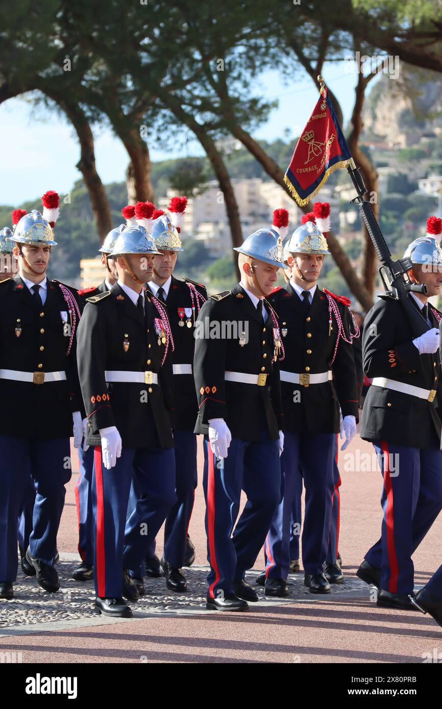 Monaco, Monaco - 11.19.2022: Feierlicher wachmarsch am Nationalfeiertag von Monaco Stockfoto