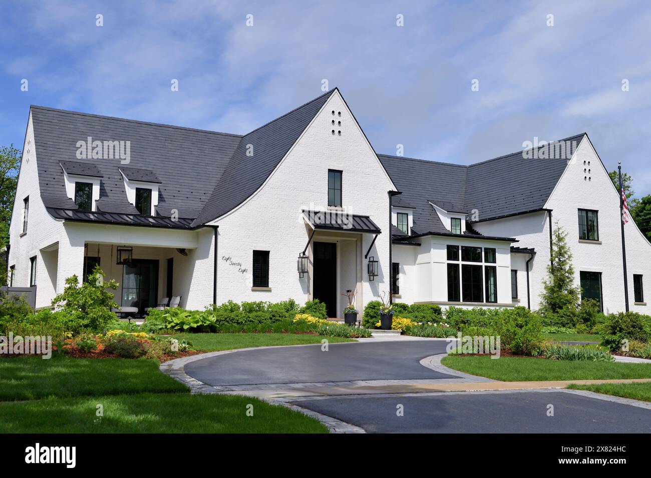 Wheaton, Illinois, USA. Gehobenes, zweistöckiges Einfamilienhaus in einem westlichen Vorort von Chicago Stockfoto