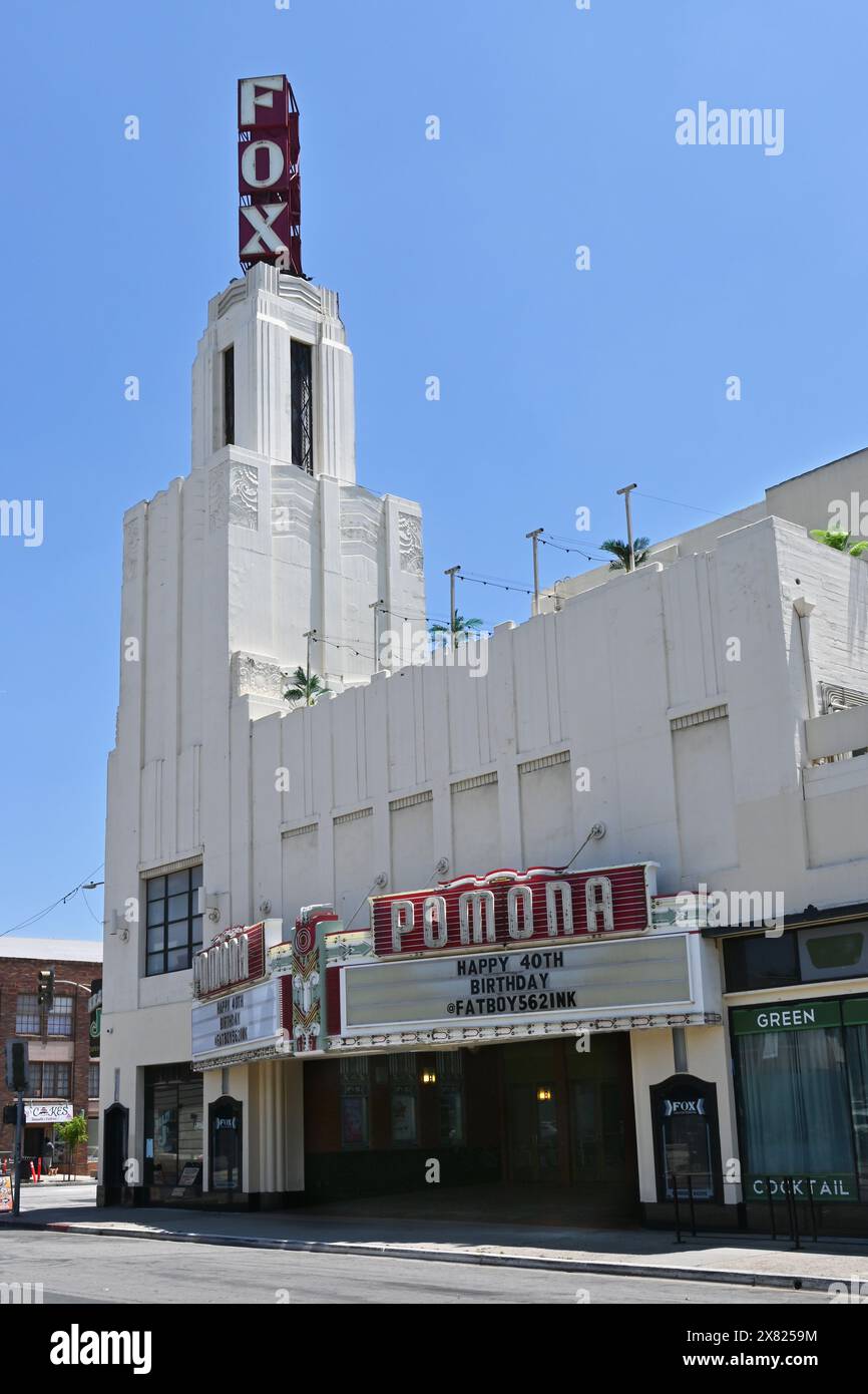 POMONA, KALIFORNIEN – 18. MAI 2024: Das Fox Theater ist ein vollständig restaurierter Art déco-Kinopalast, der 1931 erbaut wurde. Stockfoto