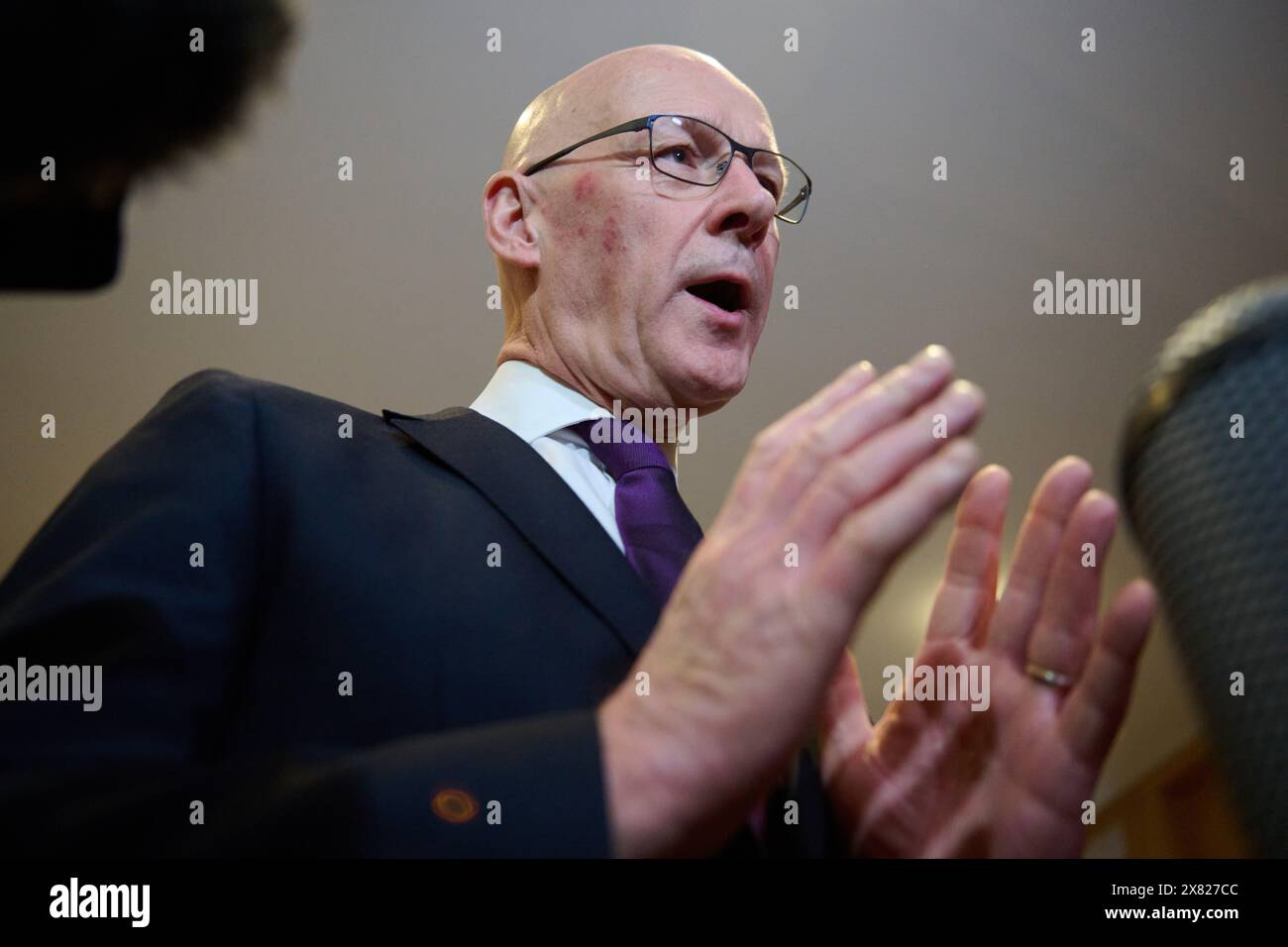 Edinburgh Schottland, Vereinigtes Königreich 22. Mai 2024. Der erste schottische Minister John Swinney im schottischen Parlament spricht nach der Ankündigung der Parlamentswahlen mit den Medien. Credit sst/alamy Live News Stockfoto