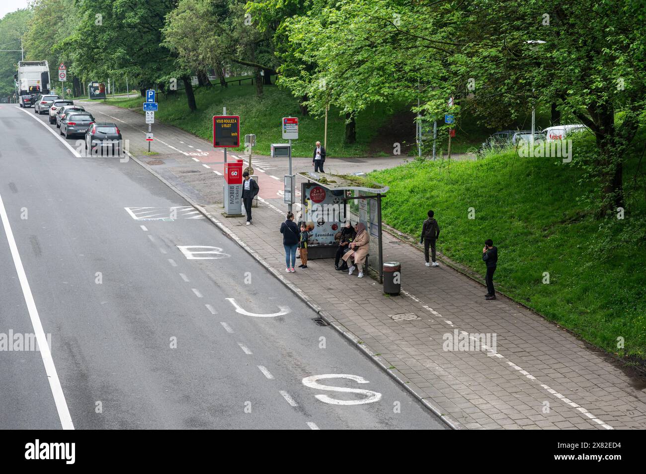 Region Brüssel-Hauptstadt, Belgien, 18. Mai 2024 - der Boulevard N290 in der Gegend von Peterbos, bekannt für Drogenprobleme Stockfoto