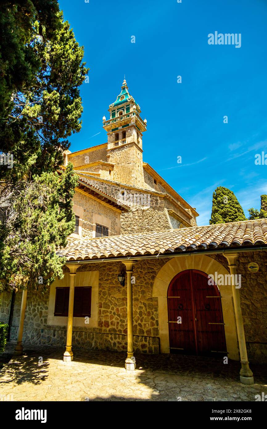 Kurzer Zwischenstopp in der schönen kleinen Stadt Valldemossa im Nordwesten der Insel Serra de Tramuntana Region - Mallorca - Spanien Stockfoto