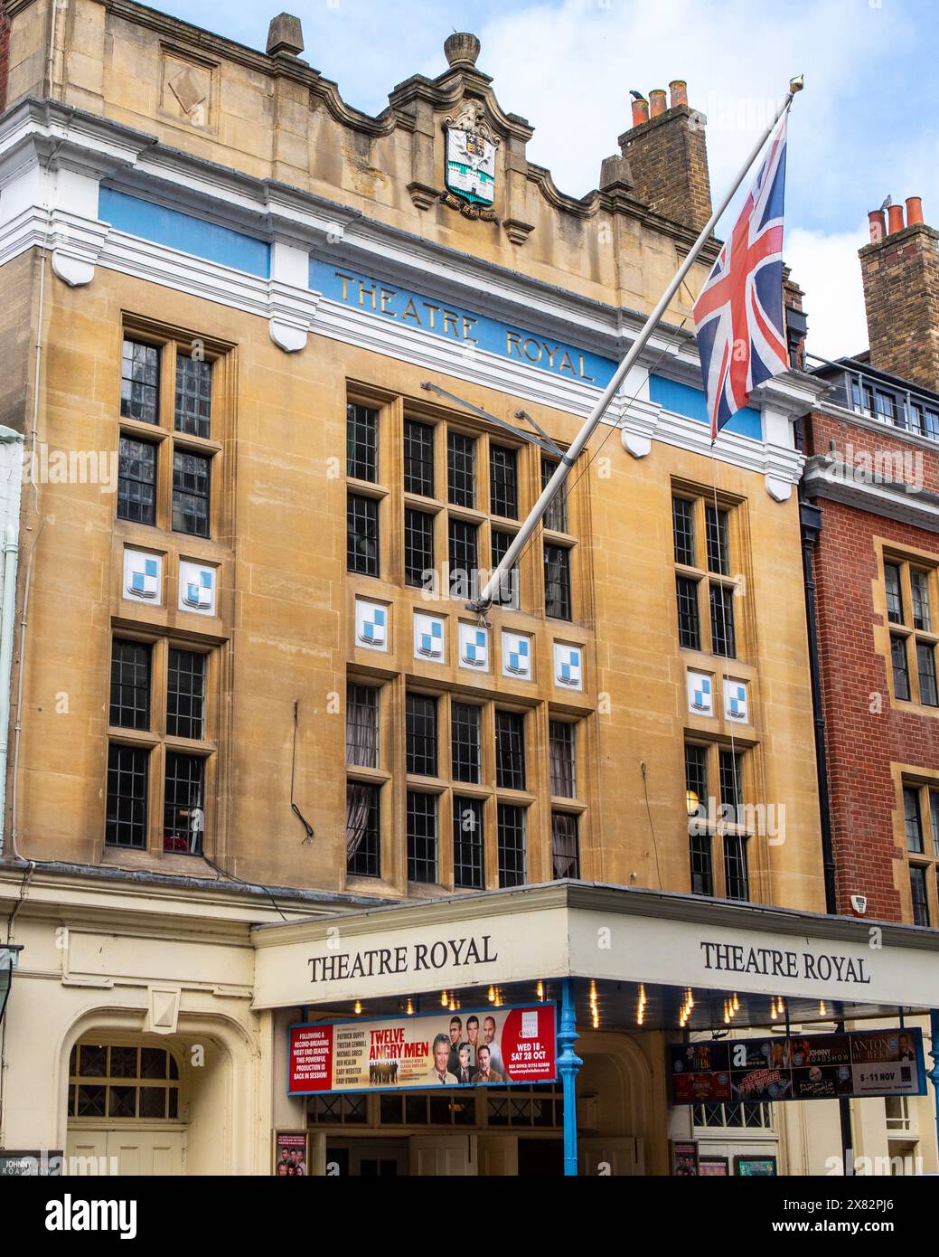 Windsor, Großbritannien - 21. Oktober 2023: Das Äußere des historischen Theatre Royal, Windsor, Großbritannien. Stockfoto