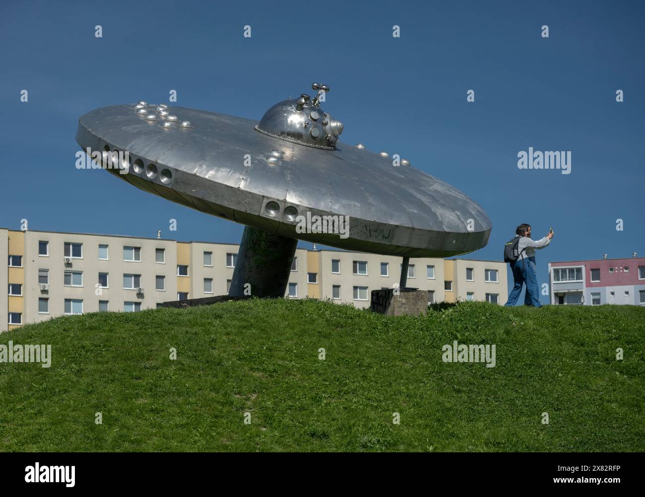 UFO Skulptur, Podunajske Biskupice, Bratislava, Slowakei Stockfoto