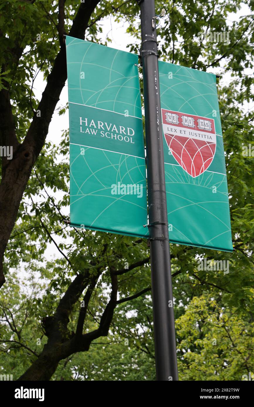 Cambridge Massachusetts MA - Harvard Law School unterschreibt die Universität, die ihre Absolventen feiert Stockfoto