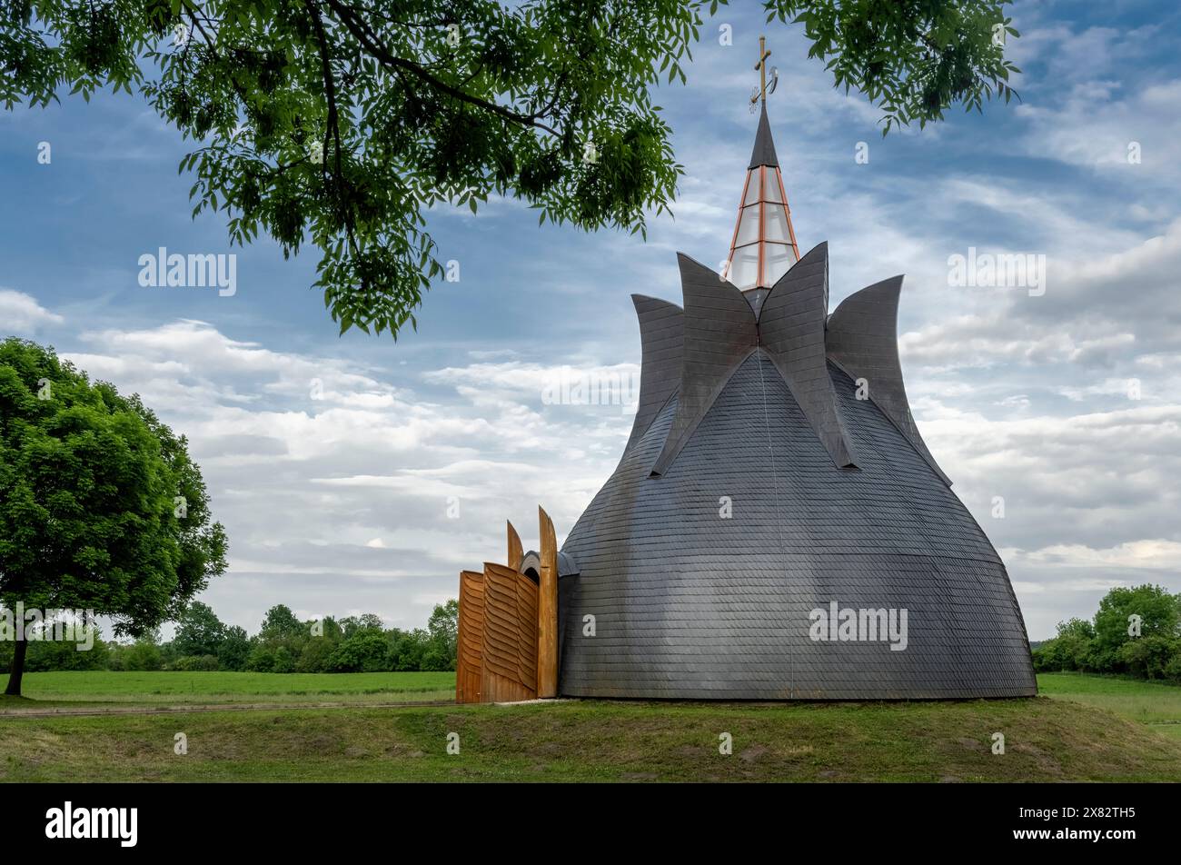 Millennial Memorial Building entworfen von Imre Makovecz, Zalavar, Ungarn Stockfoto