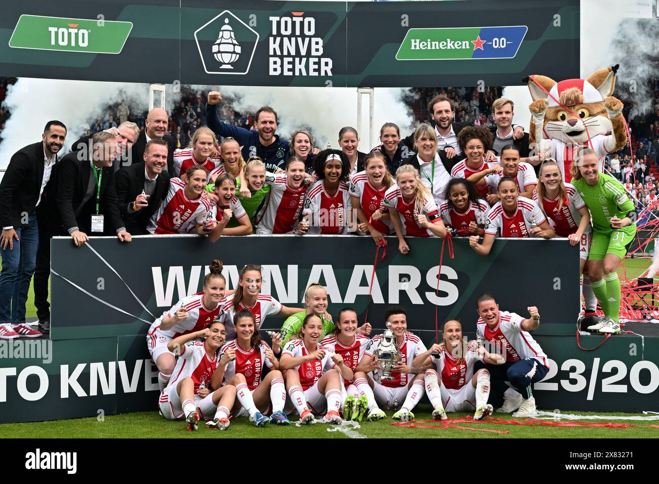 Tilburg, Niederlande. Mai 2024. Die Spieler von Ajax feiern, nachdem sie am Mittwoch, den 20. Mai 2024, in Tilburg, Niederlande ein Frauenfußballspiel zwischen Ajax Amsterdam Vrouwen und Fortuna Sittard im niederländischen Toto KNVB Beker Cup gewonnen haben. Quelle: Sportpix/Alamy Live News Stockfoto