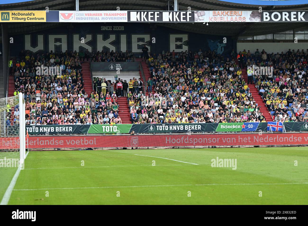 Tilburg, Niederlande. Mai 2024. Fans und Unterstützer von Fortuna wurden am Mittwoch, den 20. Mai 2024, in Tilburg, Niederlande, bei einem Frauenfußballspiel zwischen Ajax Amsterdam Vrouwen und Fortuna Sittard im niederländischen Toto KNVB Beker Cup-Endspiel gezeigt. Quelle: Sportpix/Alamy Live News Stockfoto
