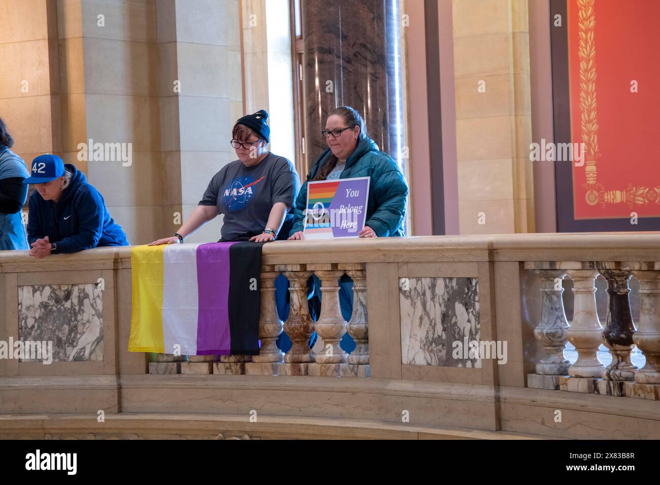 St. Paul, Minnesota. Landeshauptstadt. Transgender Day of Visibility Rallye. Aktivisten und Gemeindemitglieder feiern die Triumphe und Kämpfe der Trans Stockfoto