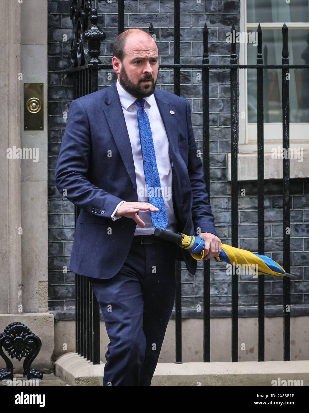 London, Großbritannien. Mai 2024. Richard Holden, Abgeordneter, Vorsitzender der Konservativen Partei, Minister ohne Portfolio. Die Minister nehmen an einer Kabinettssitzung in der Downing Street 10 Teil, kurz bevor Premierminister Rishi Sunak seine Rede hält, um das Datum der Parlamentswahlen als 4. Juli 2024 bekannt zu geben. Quelle: Imageplotter/Alamy Live News Stockfoto