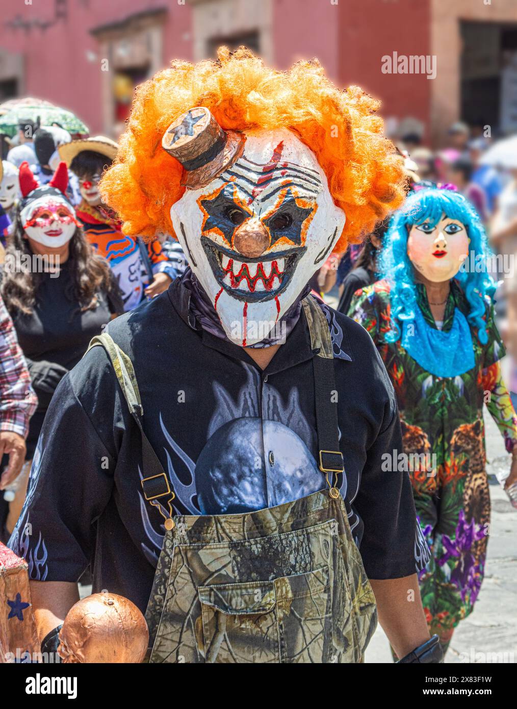 Kostüme für die Feier von San Pascual Baylon in San Miguel de Allende im Bundesstaat Guanajuato, Mexiko. Stockfoto