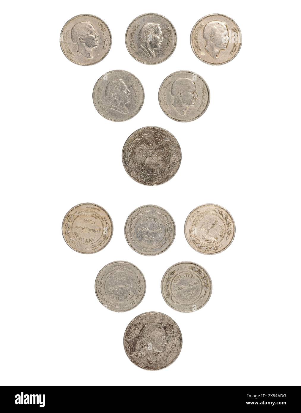 Sammlung verschiedener gebrauchter Münzen aus Jordanien, 50 und 100 Fils, Vorder- und Rückseite Stockfoto