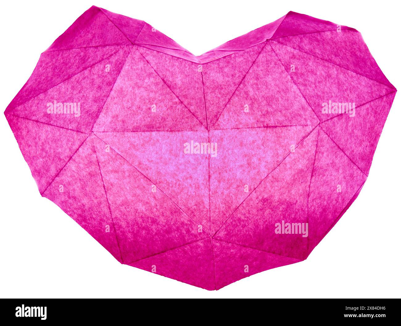Rosafarbenes Origami-Herz, das von innen beleuchtet wird wie eine Laterne auf weißem Hintergrund Stockfoto