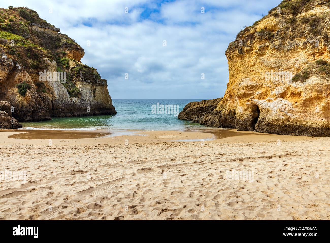 Strand in Praia dos Três Irmãos, Algarve, Portugal Stockfoto