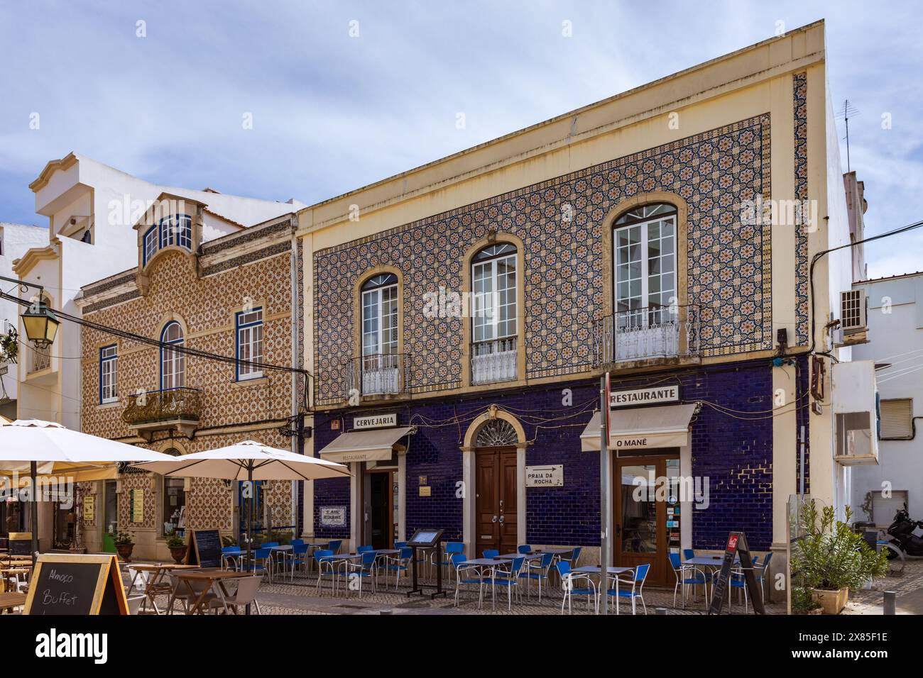 Lokales Restaurant in der Altstadt von Portimao, Algarve in Portugal Stockfoto