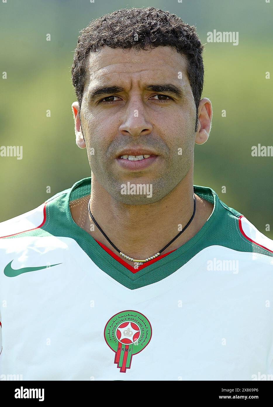 Noureddine Naybet von Marokko in Ciudad Deportiva de Abegondo am 18. Mai 2004 in A Coruña, Spanien. (Foto von QSP) Stockfoto