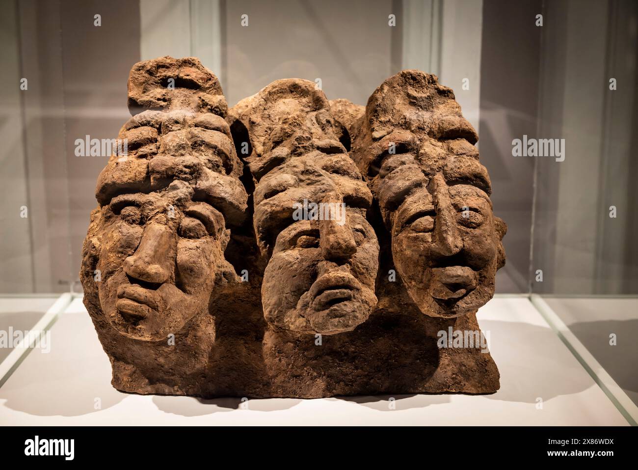 Menschliche Gesichter Skulptur, präklassizistische Zeit, prähispanische Kunst, das Nationalmuseum für Archäologie und Ethnologie, Guatemala-Stadt, Guatemala Stockfoto