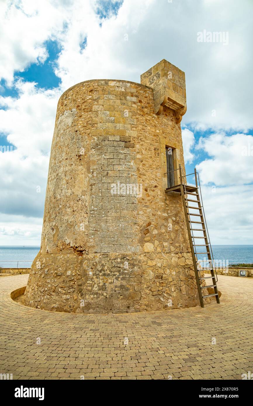 Spontaner kurzer Besuch im Südosten der Baleareninsel Mallorca in der Festung es Fonti in der Nähe von Cala d'Or - Spanien Stockfoto