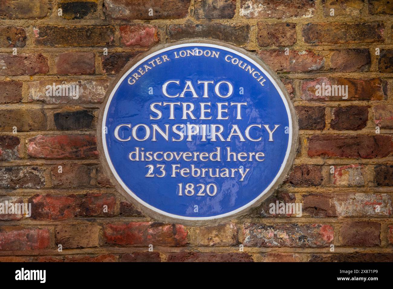 London, UK - 4. März 2024: Eine blaue Plakette an der Cato Street in Marylebone, London, zeigt an, wo die berüchtigte Cato Street Verschwörung entdeckt wurde Stockfoto