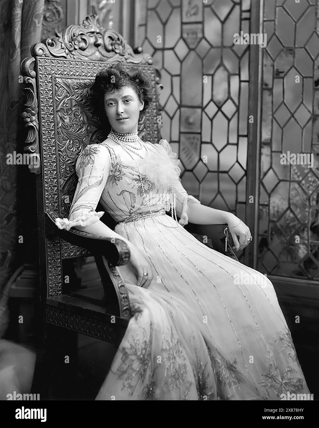 Margaret Greville. Porträt der britischen Gastgeberin und Philanthropin Dame Margaret Helen Greville (geb. Anderson; 1863–1942), 1900 Stockfoto