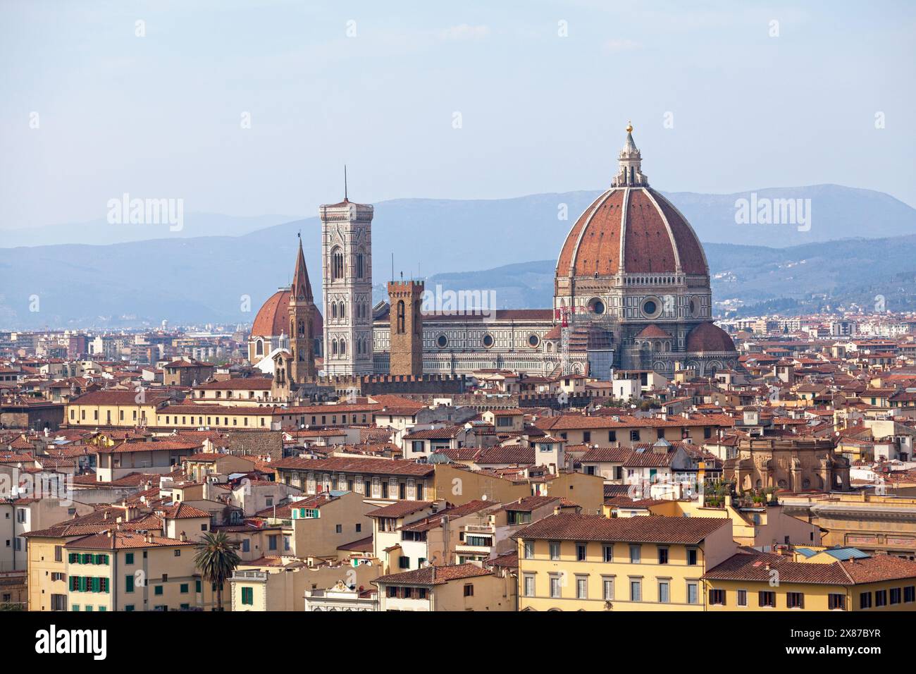 Aus der Vogelperspektive der Kathedrale von Florenz, formal die Cattedrale di Santa Maria del Fiore (englisch: Kathedrale Santa Maria del Fiore) hat ihren Konst Stockfoto