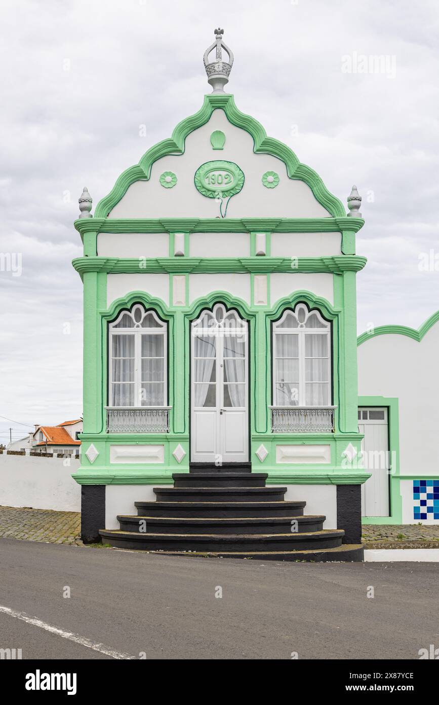 Porto Martins, Terceira, Azoren, Portugal. Tempel des Heiligen Geistes, bekannt als Imperio, in Porto Martins. Stockfoto