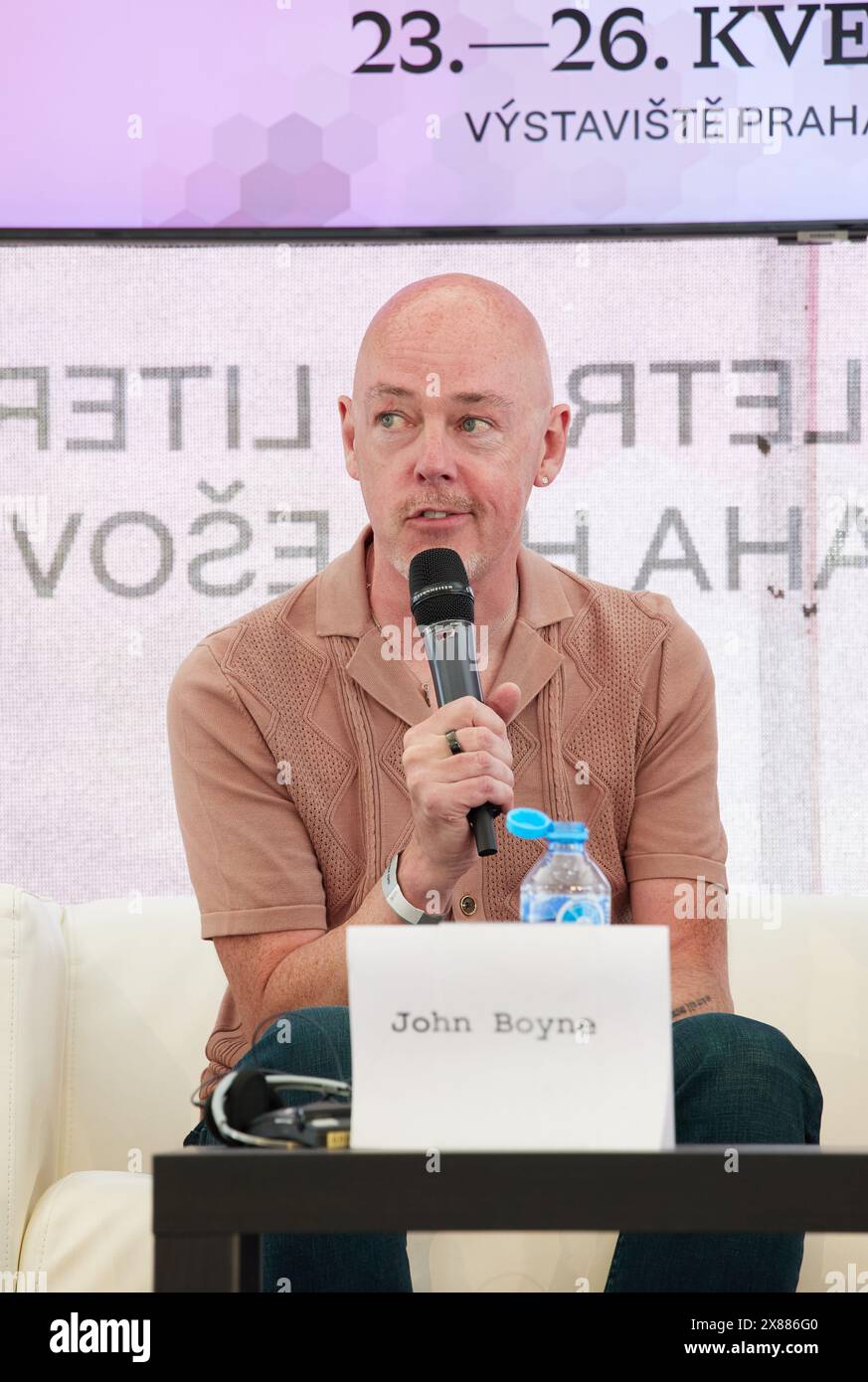 Der irische Schriftsteller John Boyne beim 29. Buch-und Literaturfestival der Prager Buchwelt, das am 23. Mai 202 in Prag beginnt Stockfoto
