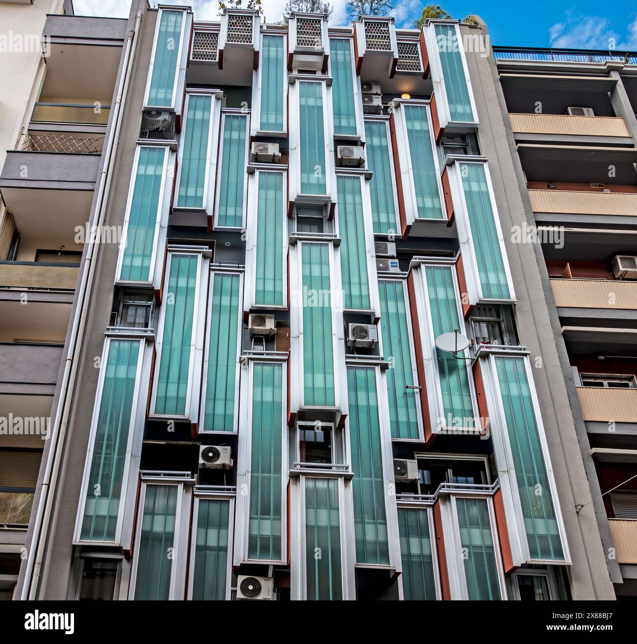 Ein moderner Apartmentblock in Bari, Italien. Stockfoto