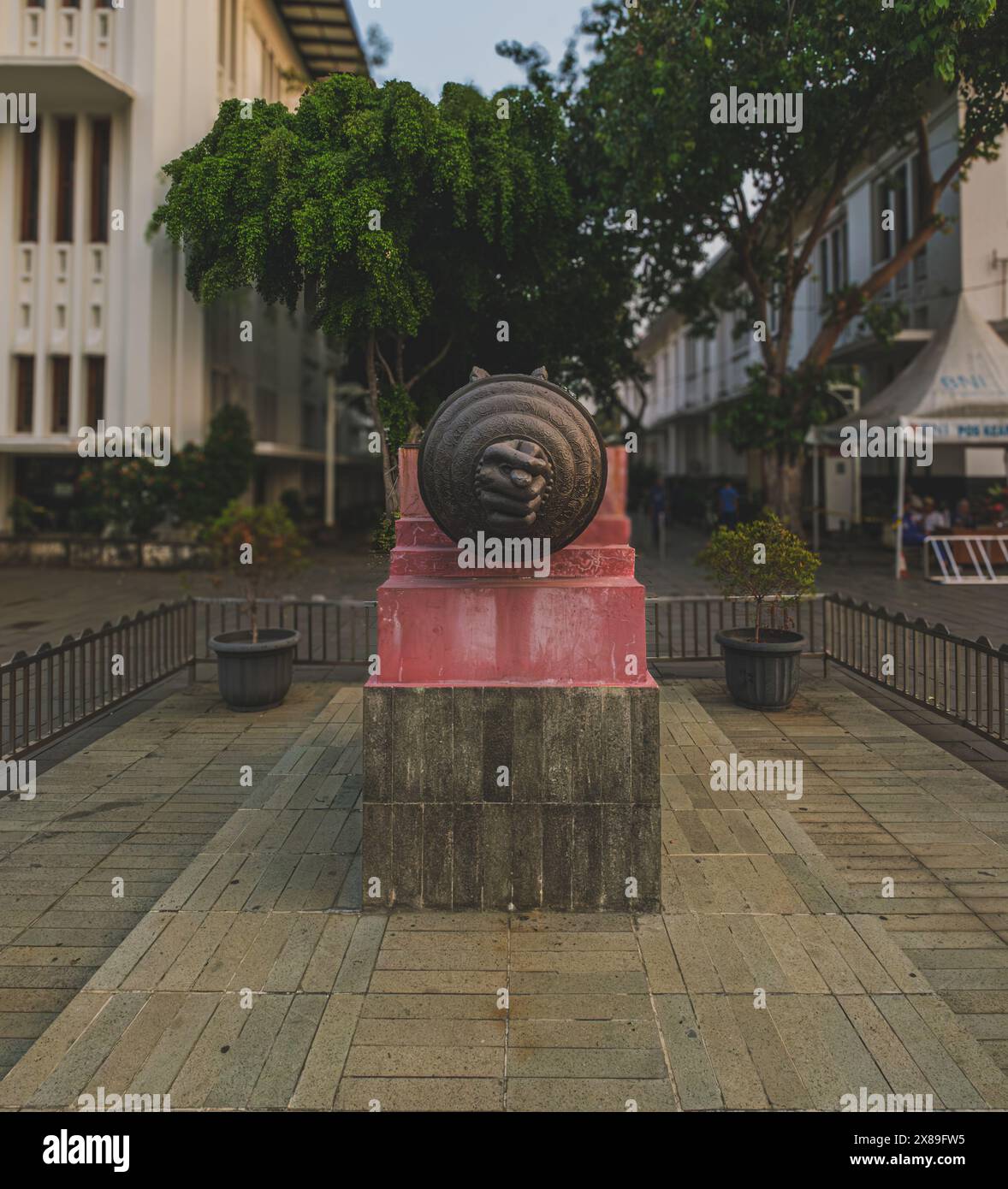 Jakarta, Indonesien - 7. Mai 2024. Die Form oder Geste der Hand bringt Glück oder warnt vor Übel. Stockfoto