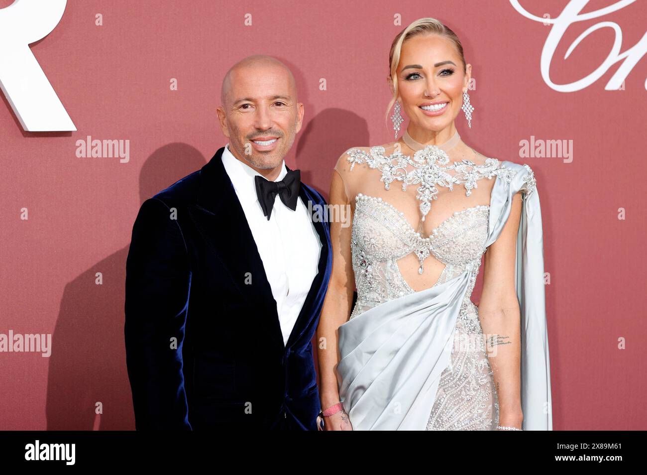 Jason Oppenheim und Mary Fitzgerald bei der 30. AmfAR Gala Cannes im Rahmen des Festival de Cannes 2024 / 77. Internationale Filmfestspiele von Cannes im Hôtel du Cap-Eden-Roc. Antibes. Cannes, 23.05.2024 Stockfoto