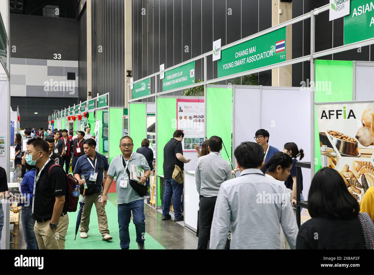 Bangkok, Thailand. Mai 2024. Agritechnica Asia und Horti Asia 2024 organisiert von VNU. Zusammen mit der Deutschen Landwirtschaftsorganisation und dem Ministerium für Landwirtschaft und Genossenschaften (Thailand), die sich mit den Bereichen Technologie, Landmaschinen, landwirtschaftliche Faktoren, landwirtschaftliche Gewächshaustechnologie, Wassersysteme, Sämling-Anbau, Saatgut und ein komplettes Sortiment an Chemikalien. Der Schwerpunkt liegt auf den mittleren und großen asiatischen Landwirten aus der gesamten Region. Sie betont Lösungen für die Agrartechnik, die den Herausforderungen gerecht werden und für die Entwicklung der Landwirtschaft in Asien wichtig sind Stockfoto