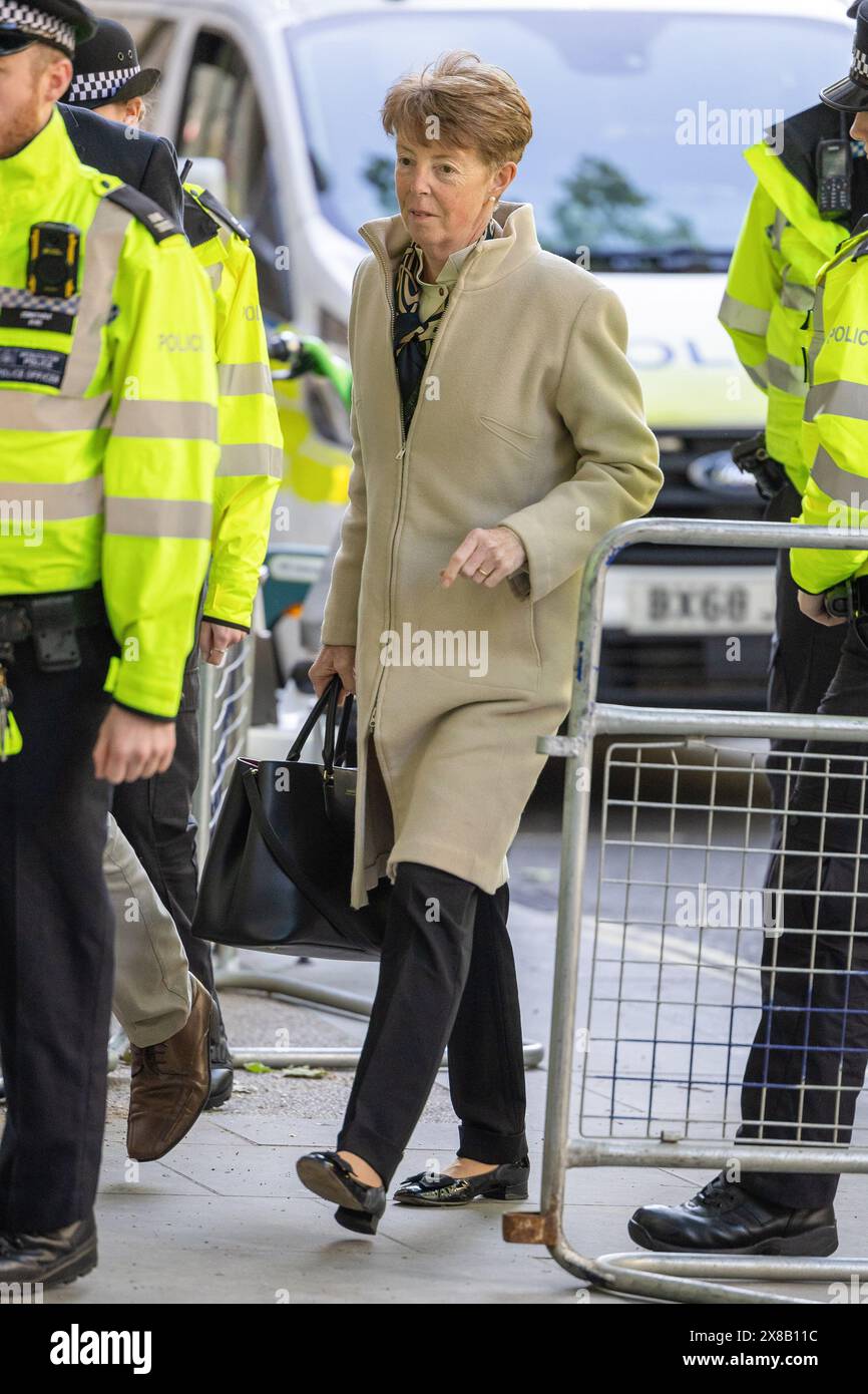 London, Großbritannien. Mai 2024. Paula Vennells, ehemaliger Chief Executive Officer von Post Office Ltd, kommt bei der Post Office Horizon-Untersuchung an. (Foto: Phil Lewis/SOPA Images/SIPA USA) Credit: SIPA USA/Alamy Live News Stockfoto