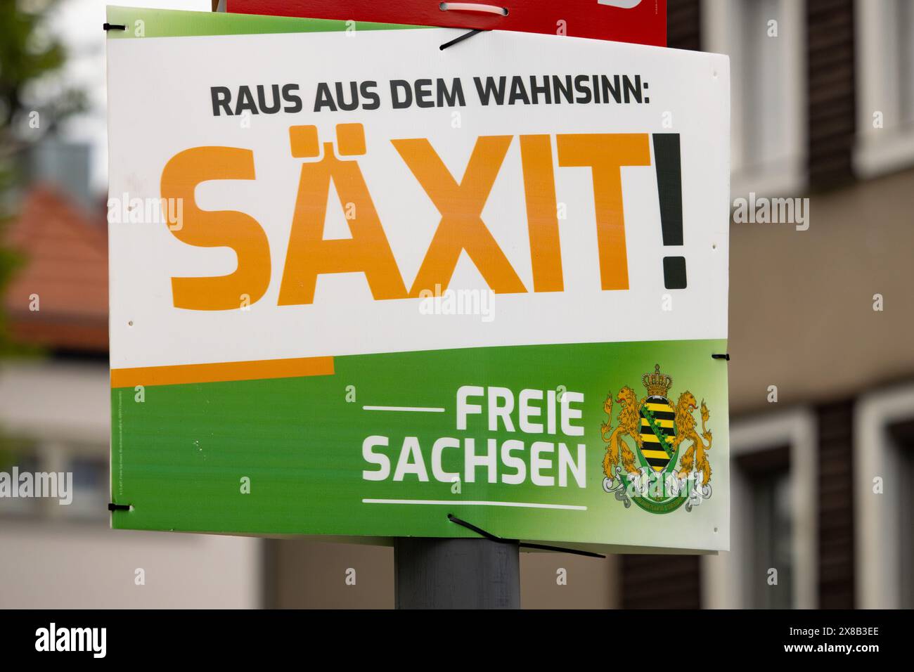 Freie Sachsen Wahlkampfplakat der rechtsextremen Partei. Werbetafel in der Stadt Dresden. Stockfoto