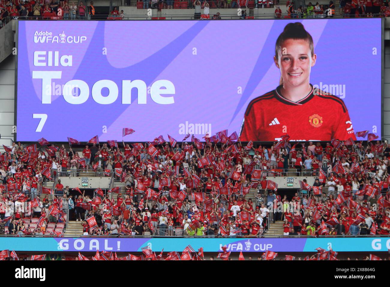 Ella Toone auf der Großbildleinwand nach dem Finale des Adobe FA Women's Cup, Manchester United Women gegen Tottenham Hotspur Wembley Stadium London UK 12. Mai 2024 Stockfoto