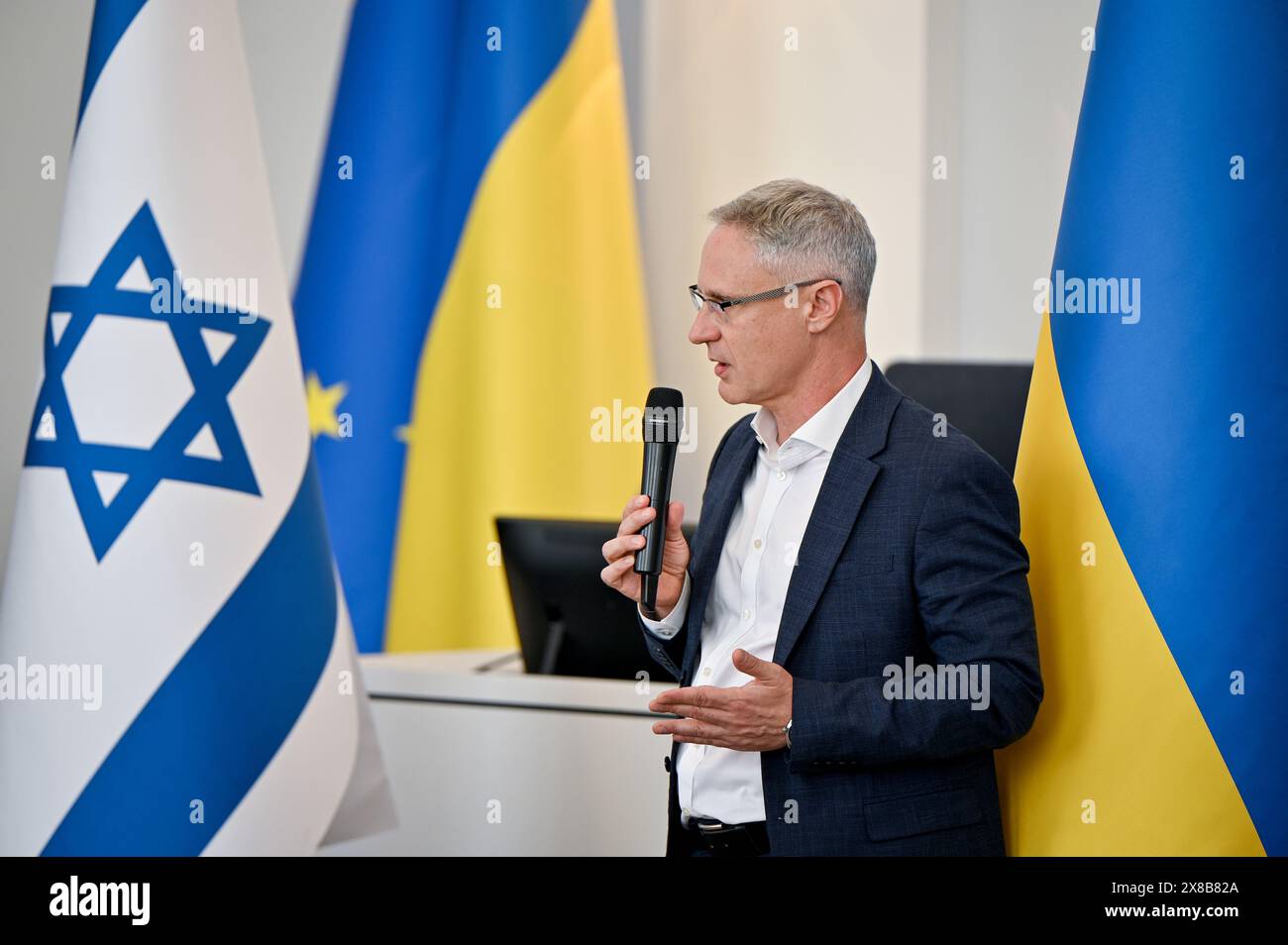 Nicht exklusiv: LVIV, UKRAINE - 23. MAI 2024 - außerordentlicher und bevollmächtigter Botschafter des Staates Israel in der Ukraine, Michael Brodsky Stockfoto