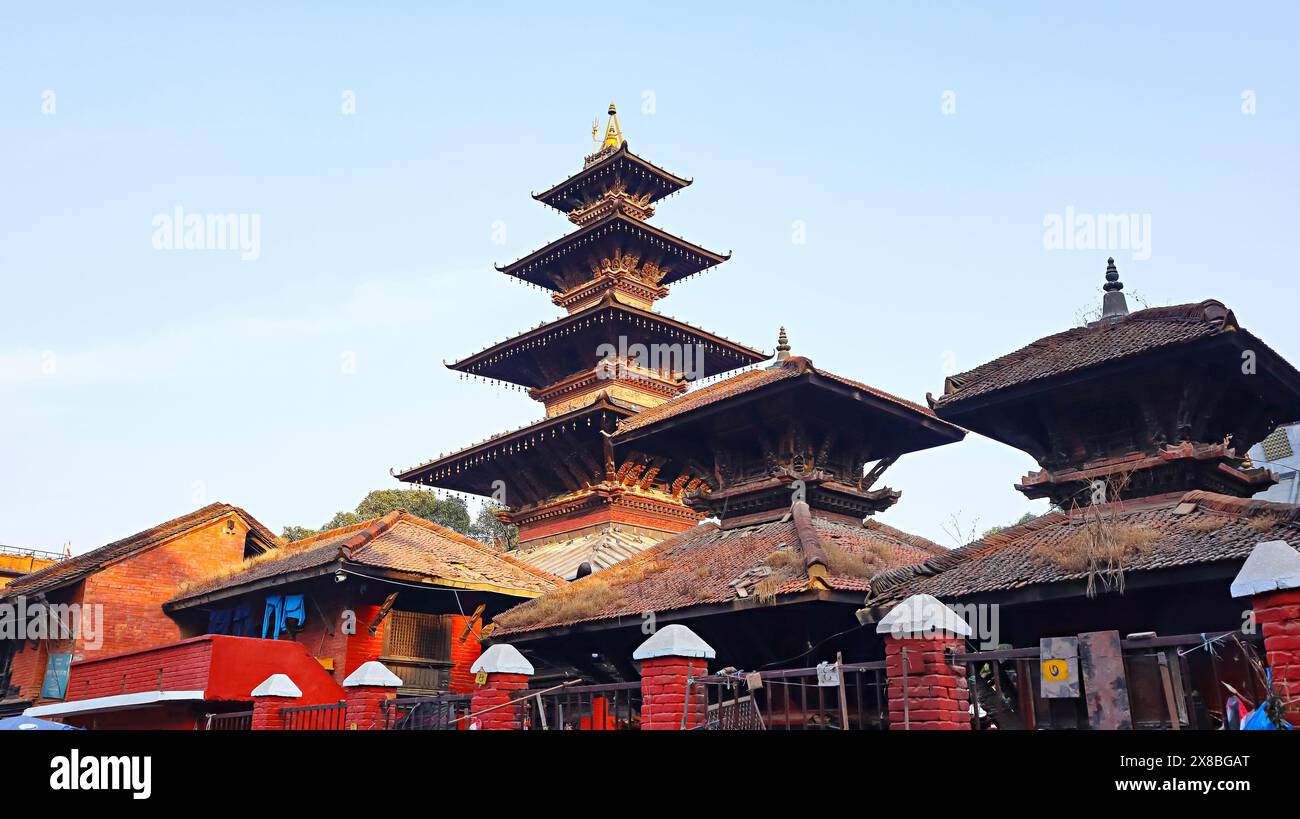 Blick auf den Kumbheshwar Tempel, der Lord Shiva gewidmet ist, erbaut im 14. Jahrhundert von Jayasthiti Malla, ältester Tempel in Patan, Kathmandu, Nepal. Stockfoto