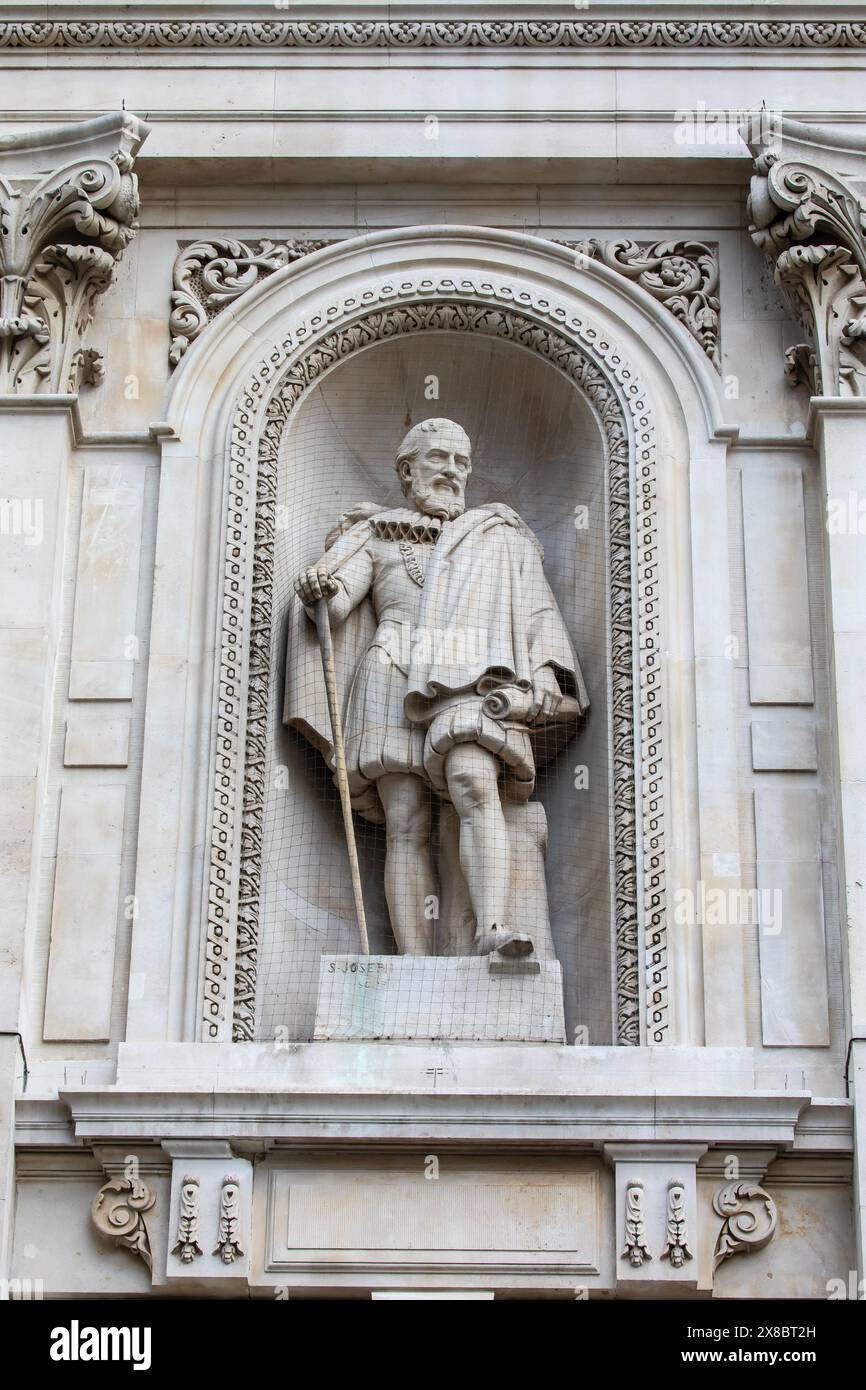 London, Vereinigtes Königreich - 3. April 2024: Statue von Sir Hugh Myddelton - Kleidermacher und Politiker, im Royal Exchange Gebäude an der Threadneedle Street in London, Stockfoto