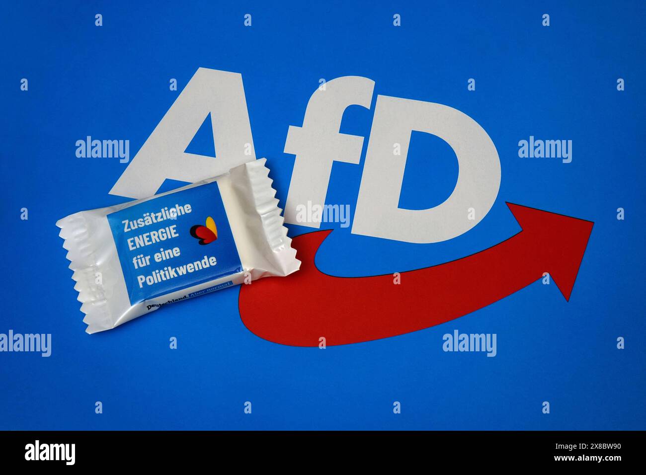 Dextropur auf AfD-Symbol Dextropur auf AfD-Symbol, 23.05.2024, Borkwalde, Brandenburg, auf einem AfD-Symbol liegt ein Stück Dextropur der AfD. *** Dextropur auf AfD-Symbol Dextropur auf AfD-Symbol, 23 05 2024, Borkwalde, Brandenburg, auf einem AfD-Symbol liegt ein Stück Dextropur der AfD Stockfoto