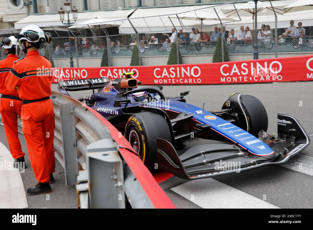Monte Carlo, Fürstentum Monaco. Mai 2024. Formel 1 Grand Prix de Monaco auf dem Circuit de Monaco in Monte Carlo. Im Bild: #2 Logan Sargeant (USA) von Williams Racing in Williams FW46 während des ersten Trainings © Piotr Zajac/Alamy Live News Stockfoto