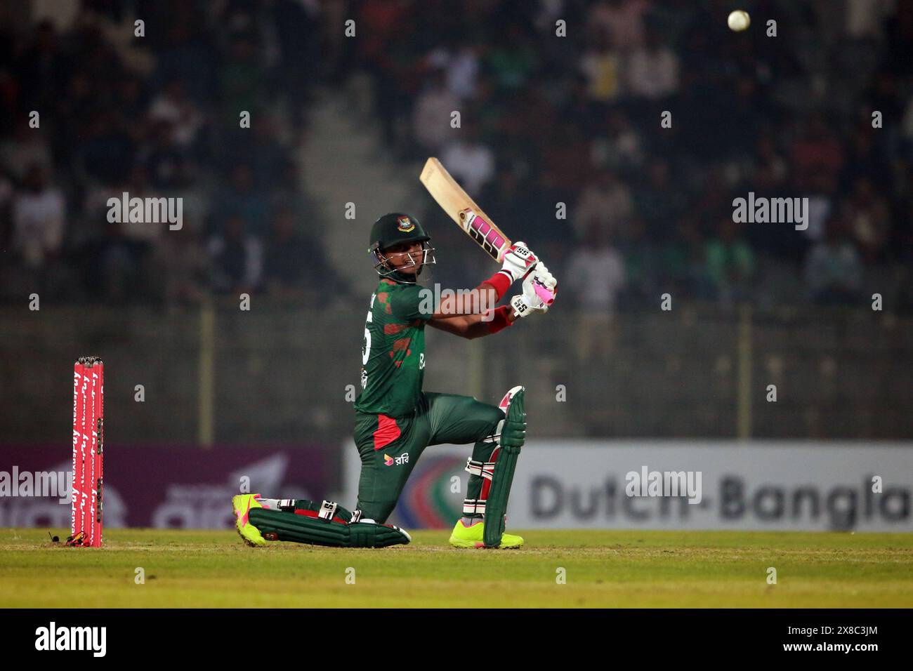 Shak Mehedi Hasan schlägt beim ersten T20-Spiel in Bangladesch und Sri Lanka im Sylhet International Cricket Stadium Lakkatura, Sylhet, Bangladesch, Mar Stockfoto